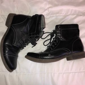 COMBAT BOOTS